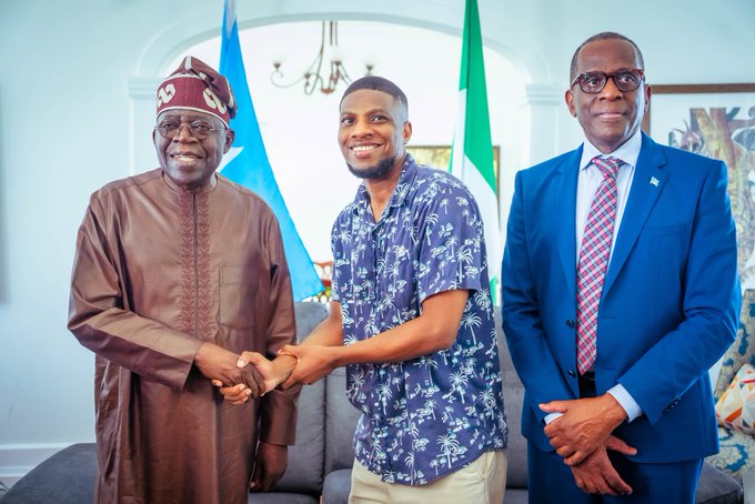 Tinubu meets Nigerian student in Saint Lucia